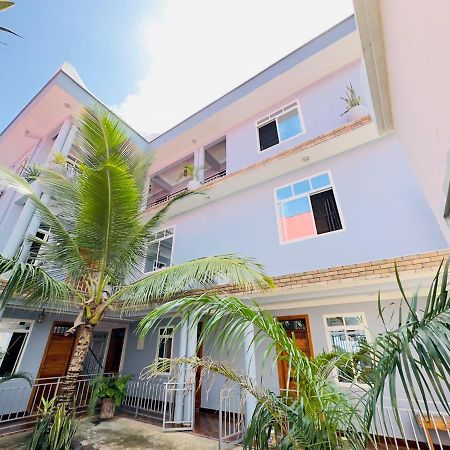 Mangi Mangi Accomodation Нунгви Экстерьер фото