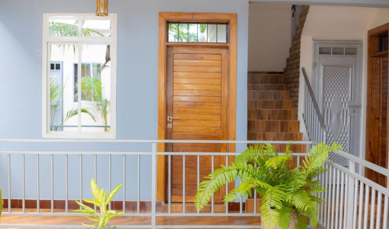 Mangi Mangi Accomodation Нунгви Экстерьер фото