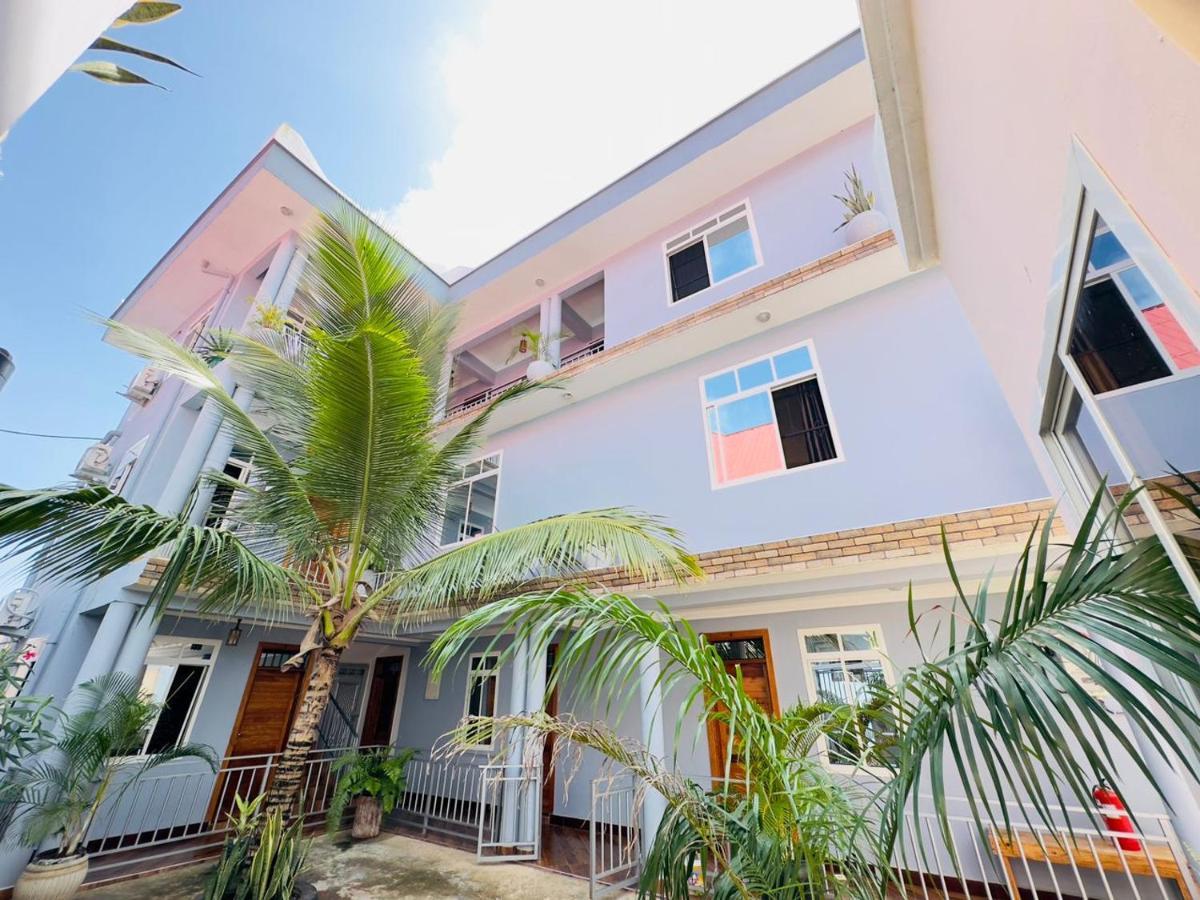 Mangi Mangi Accomodation Нунгви Экстерьер фото